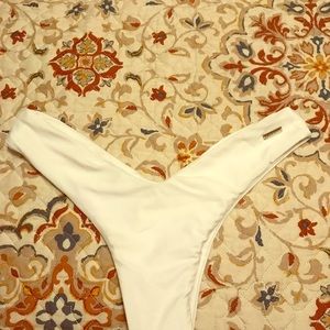 Blackbough New White Cheeky Bikini bottom